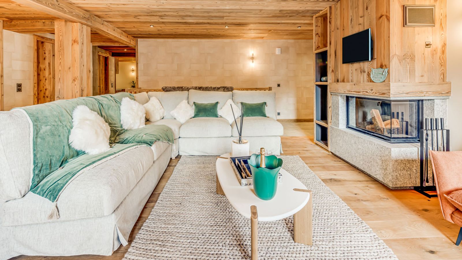 Apartment Ceres, Val d’Isère - Consensio - Living Room.jpeg