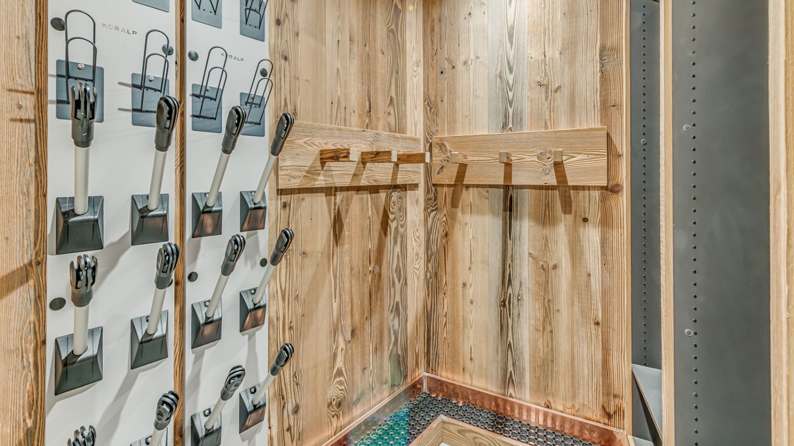 Apartment Luna, Val d’Isère - Consensio - Ski Room.jpg