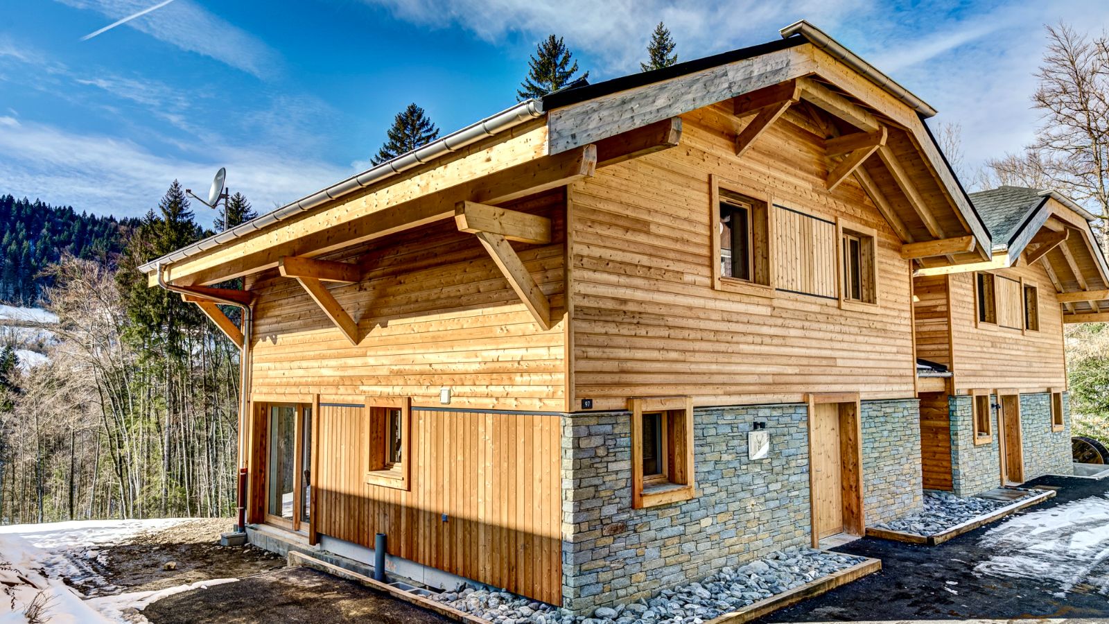 Luxury-Ski-Chalet-Morzine-Chalet-Espoir-Oxford-Ski-Exterior.jpg