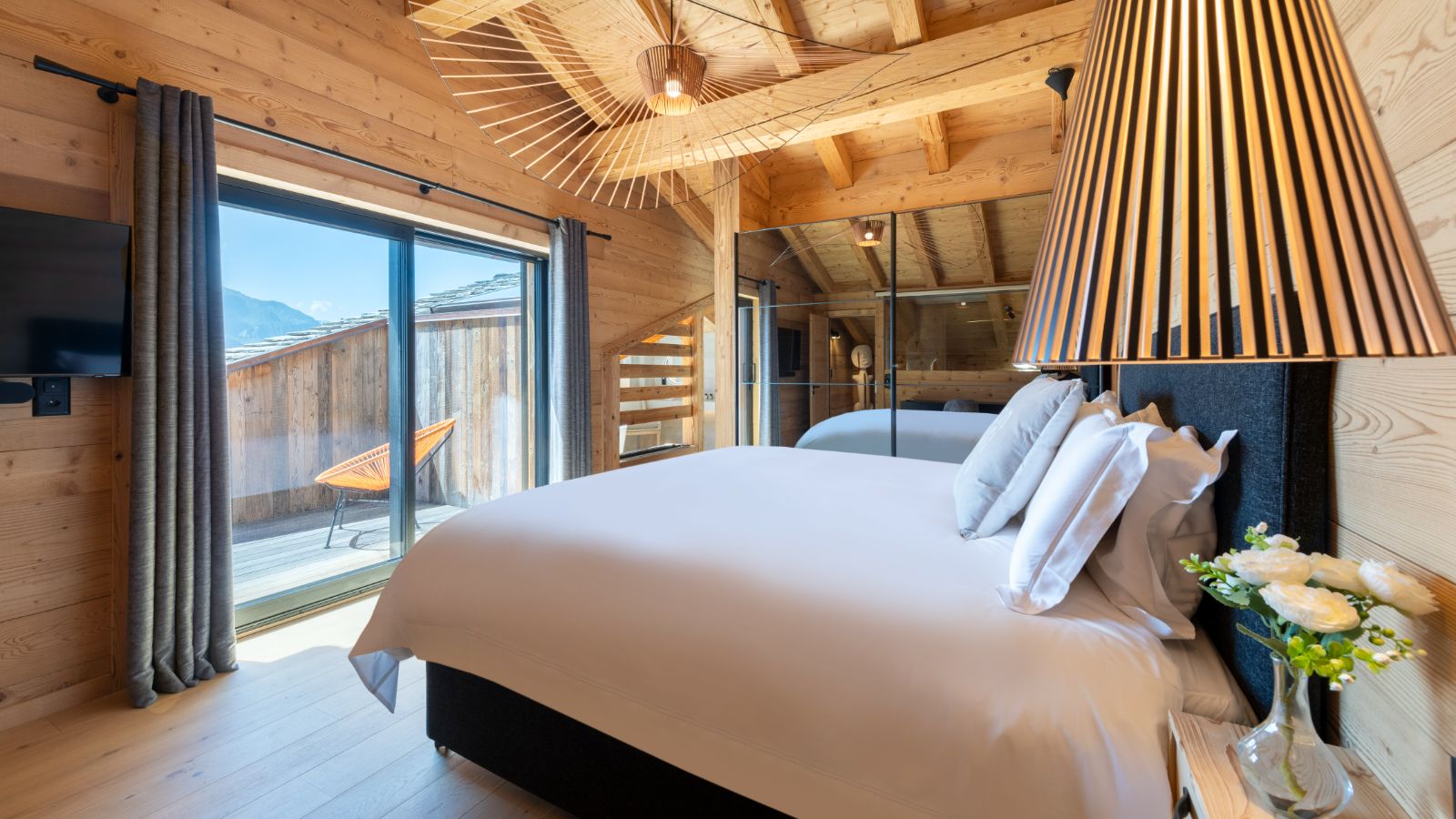Luxury-Ski-Chalet-Verbier-Chalet-Ranch-Oxford-Ski-Bedroom (22).jpg