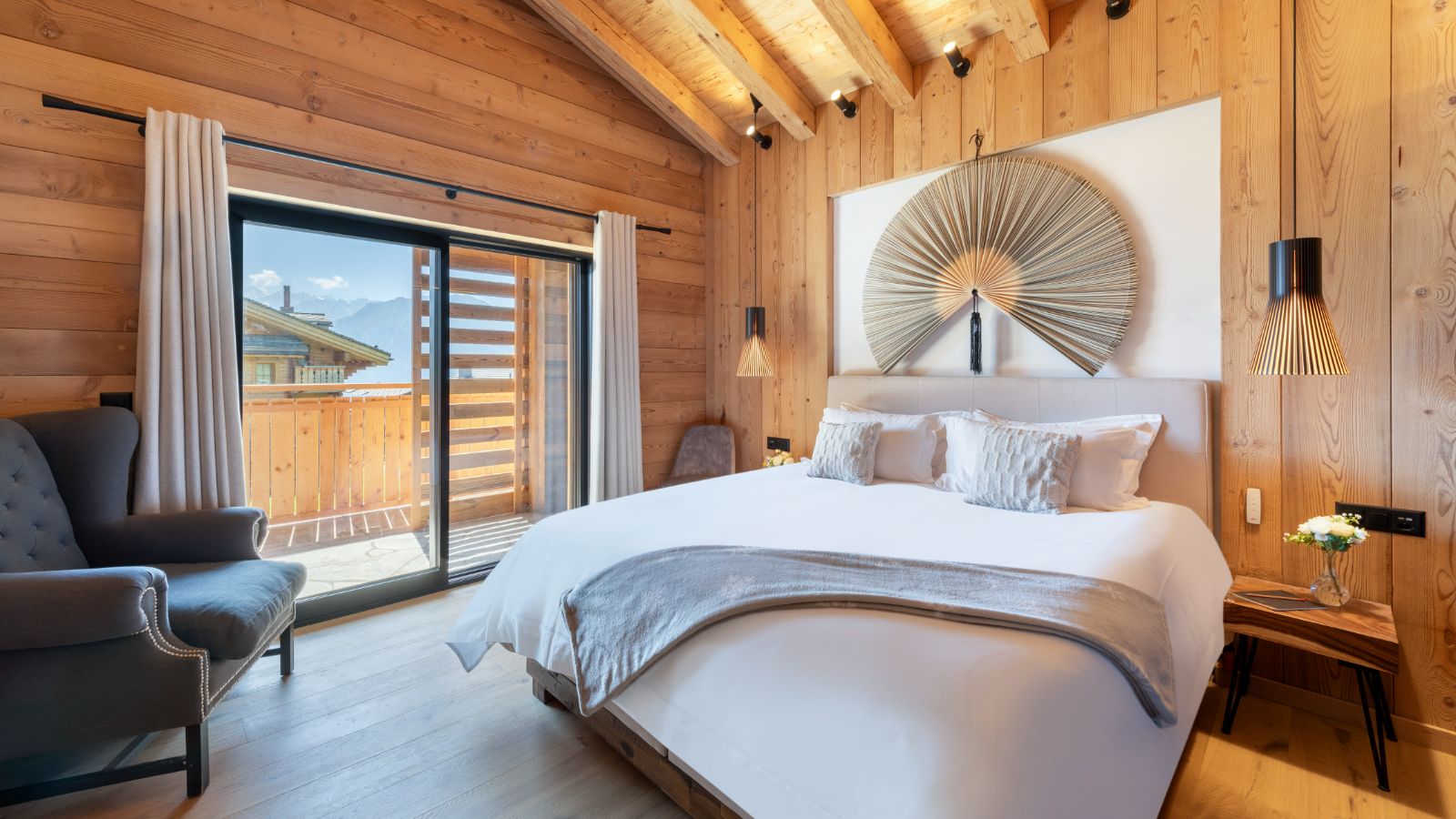 Luxury-Ski-Chalet-Verbier-Chalet-Ranch-Oxford-Ski-Bedroom (26).jpg