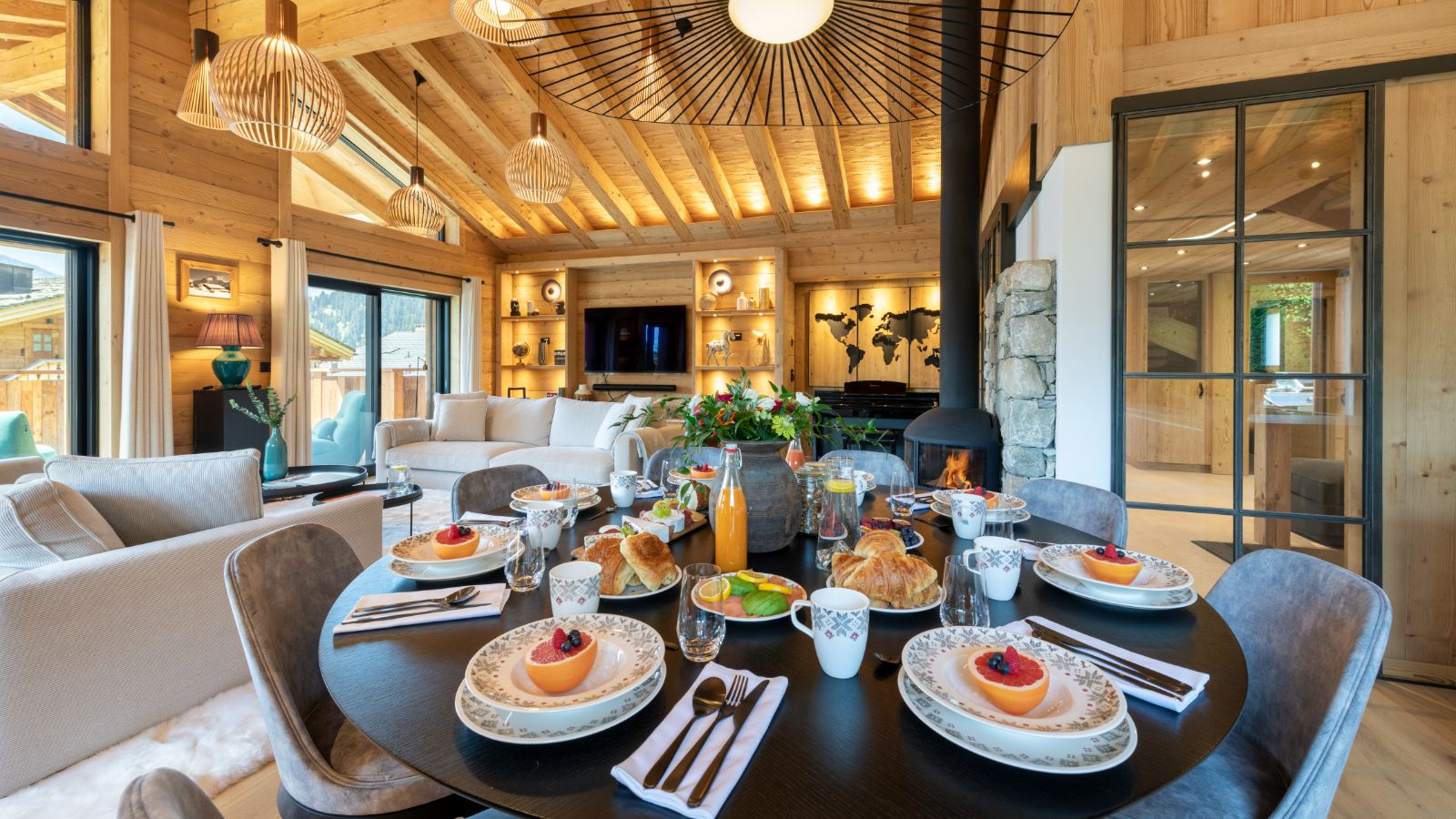 Luxury-Ski-Chalet-Verbier-Chalet-Ranch-Oxford-Ski-Dining2.jpg