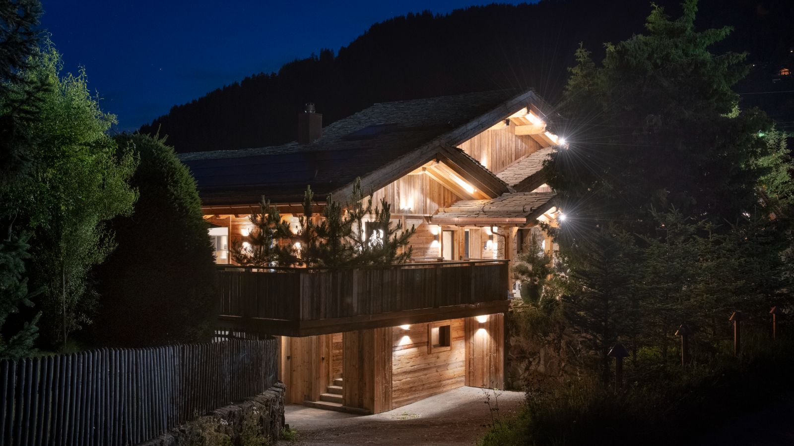 Luxury-Ski-Chalet-Verbier-Chalet-Ranch-Oxford-Ski-Exterior.jpg
