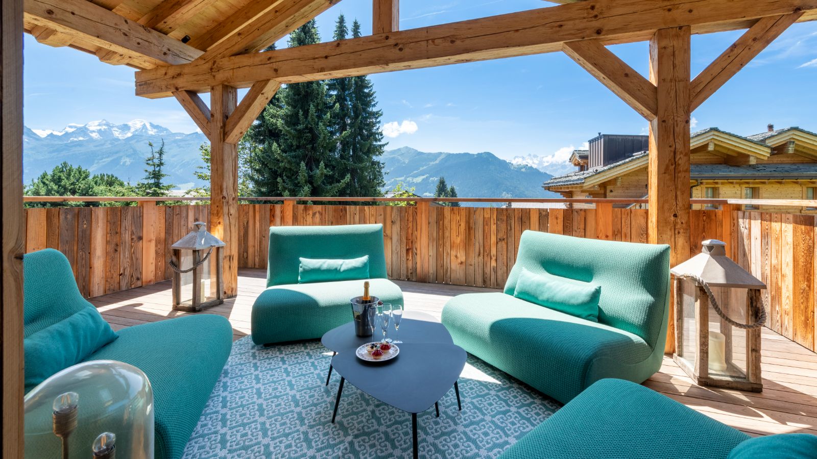 Luxury-Ski-Chalet-Verbier-Chalet-Ranch-Oxford-Ski-Terrace.jpg