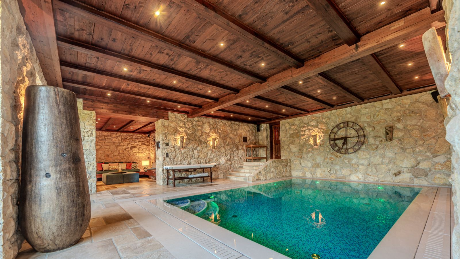Luxury-Ski-Chalet-Kitzbuhel-Chalet-Tyrolia-Oxford-Ski-Pool.jpg