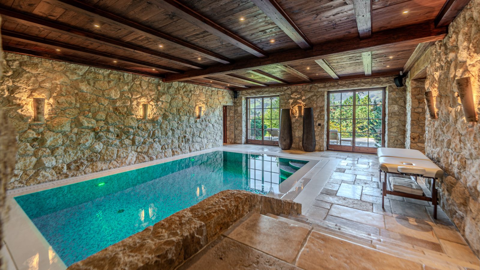Luxury-Ski-Chalet-Kitzbuhel-Chalet-Tyrolia-Oxford-Ski-Pool3.jpg
