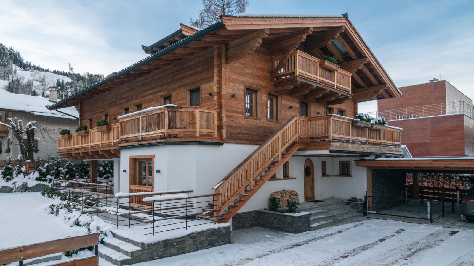 Luxury-Ski-Chalet-Kitzbuhel-Chalet-Comtesse-Oxford-Ski-Exterior.jpg