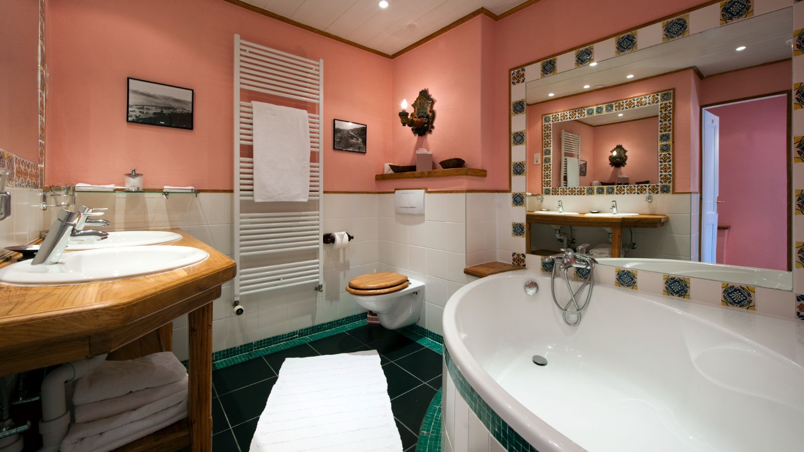 luxury-ski-chalets-crans-montana-domaine-de-la-baronne-oxford-ski-bathroom (1).jpg