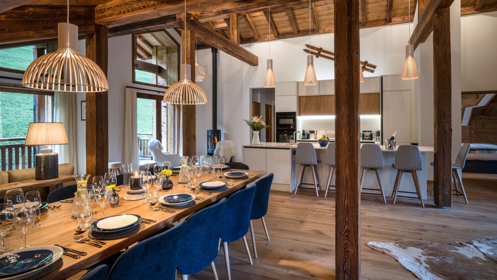 luxury-ski-chalets-morzine-chalet-joy-oxford-ski-dining (1).jpg