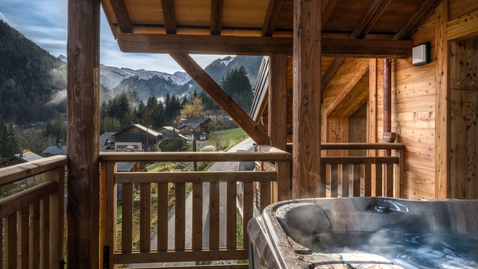 luxury-ski-chalets-morzine-chalet-joy-oxford-ski-hot-tub (1).jpg