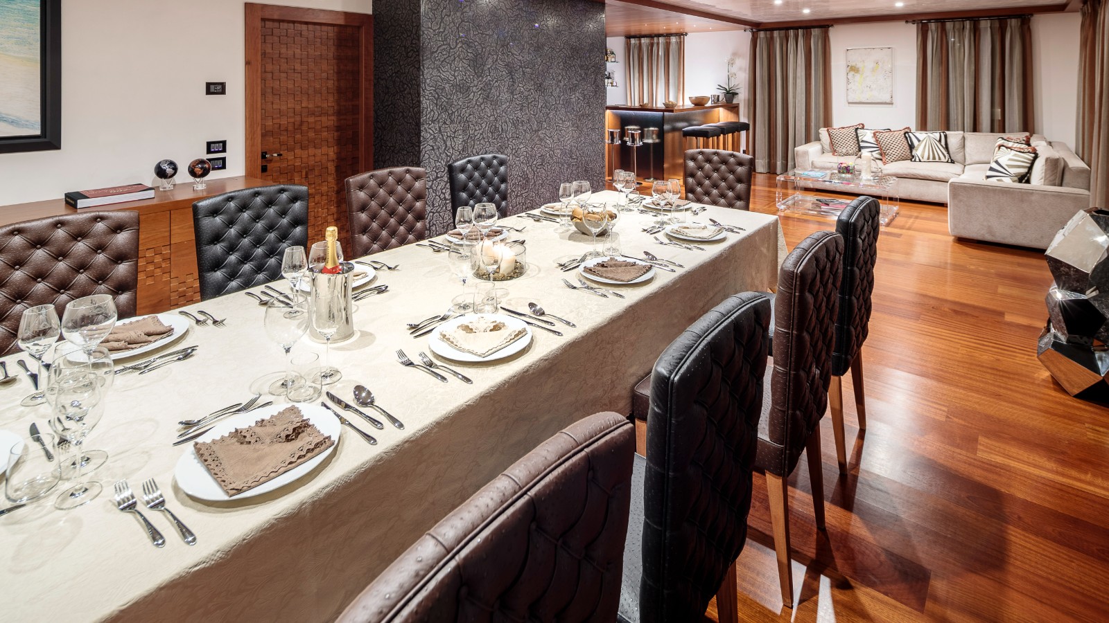 11 - Dining Room.jpg