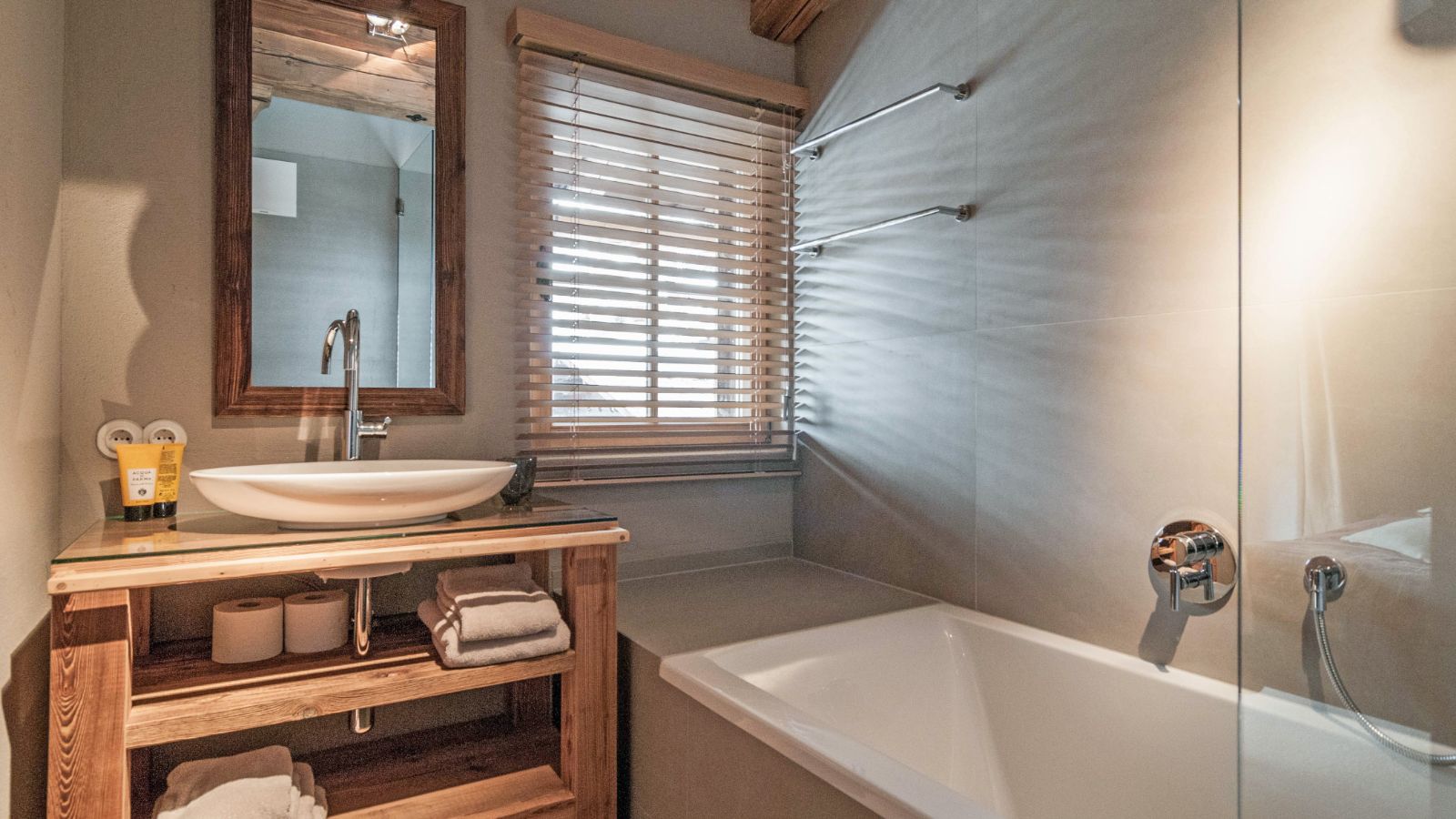 Luxury-Ski-Chalet-Kitzbuhel-Chalet-Aurach-Oxford-Ski-Bathroom.jpeg