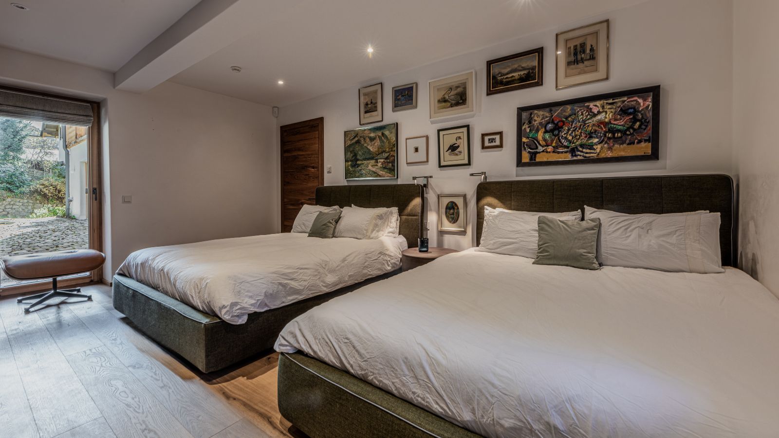 Luxury-Ski-Chalet-Kitzbuhel-Chalet-Colette-Oxford-Ski-Bedroom (19).jpg