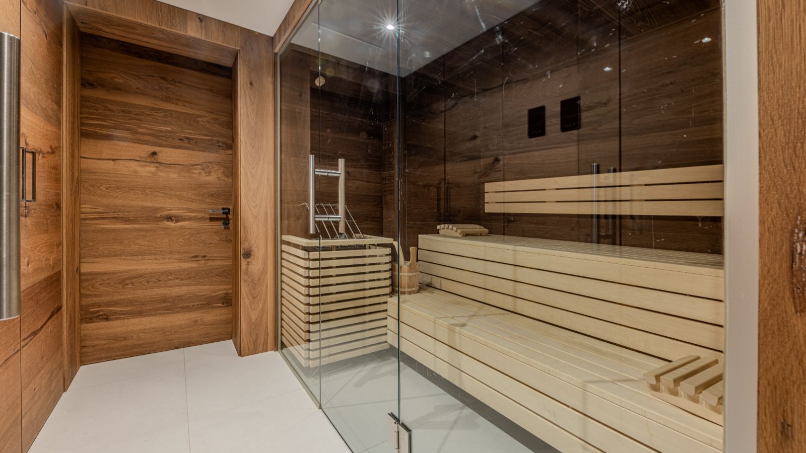 Luxury-Ski-Chalet-Kitzbuhel-Chalet-Colette-Oxford-Ski-Sauna.jpg