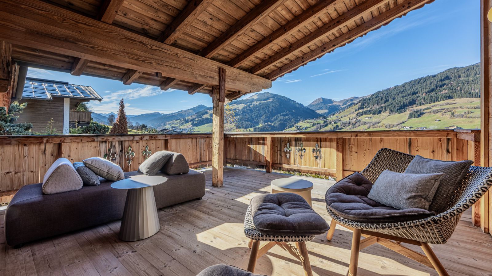 Luxury-Ski-Chalet-Kitzbuhel-Chalet-Colette-Oxford-Ski-Terrace (2).jpg