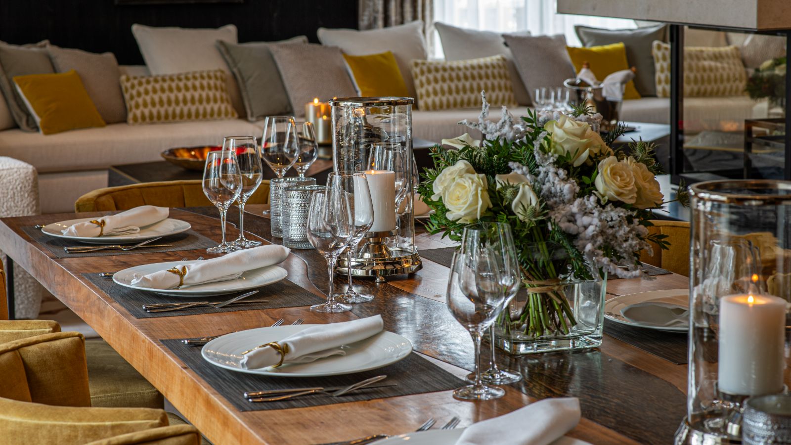 luxury-ski-chalets-courchevel-1850-coquelicot-oxford-ski-dining (3).jpg