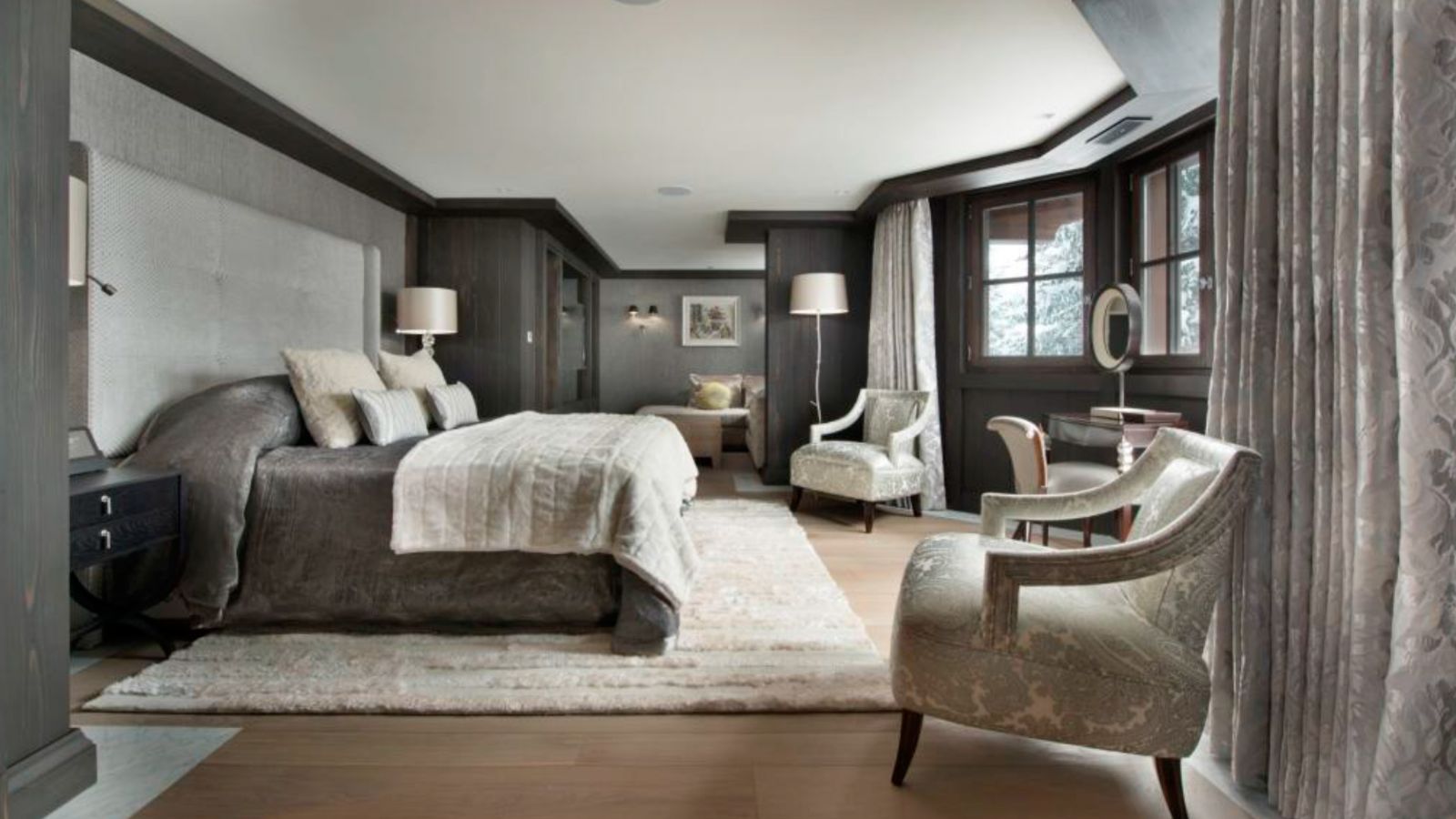 luxury-ski-chalets-courchevel-1850-coquelicot-oxford-ski-master-bedroom (2).jpg