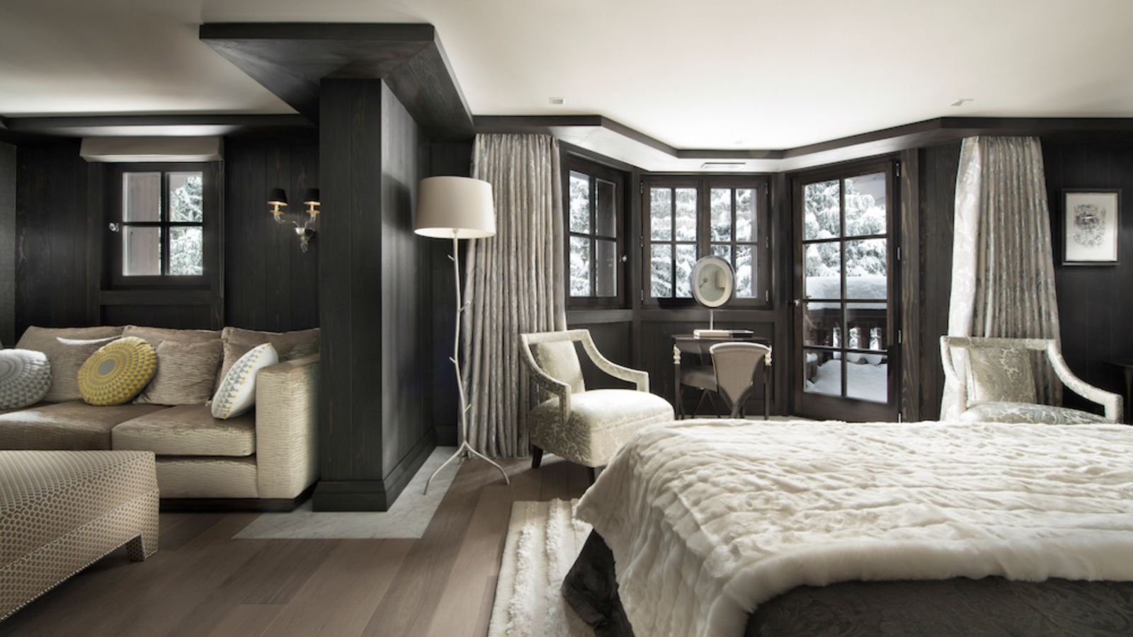 luxury-ski-chalets-courchevel-1850-coquelicot-oxford-ski-master-bedroom (3).jpg