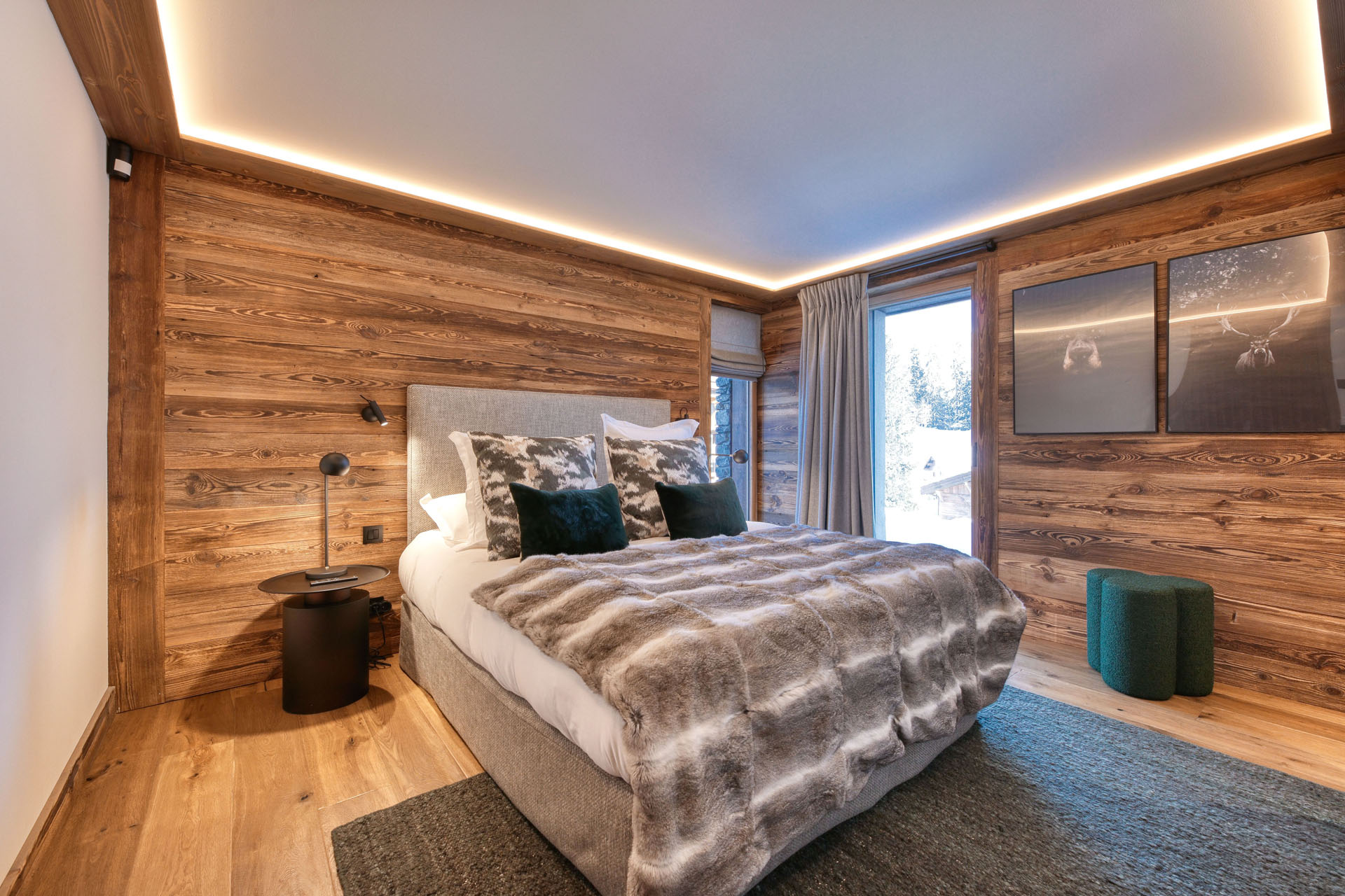 Luxury-ski-chalet-Megeve-Chalet Cascade- Bedroom 3-Oxford-Ski.jpg