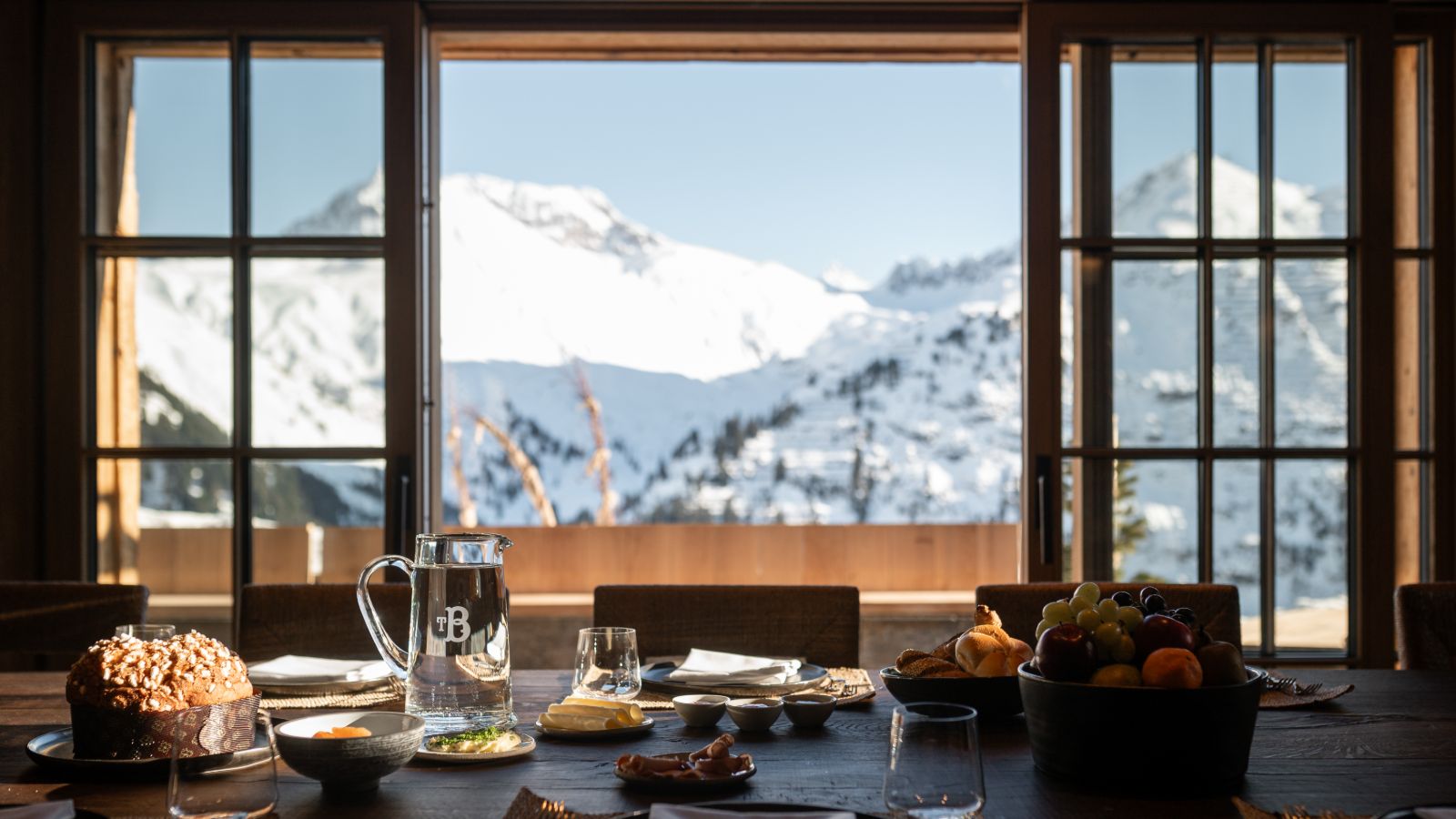Luxury-Ski-Chalet-Lech-The-Barn-Oxford-Ski-Dining.jpg (1)