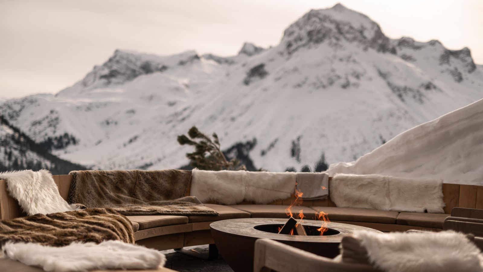 Luxury-Ski-Chalet-Lech-The-Barn-Oxford-Ski-Exterior.jpg (1)