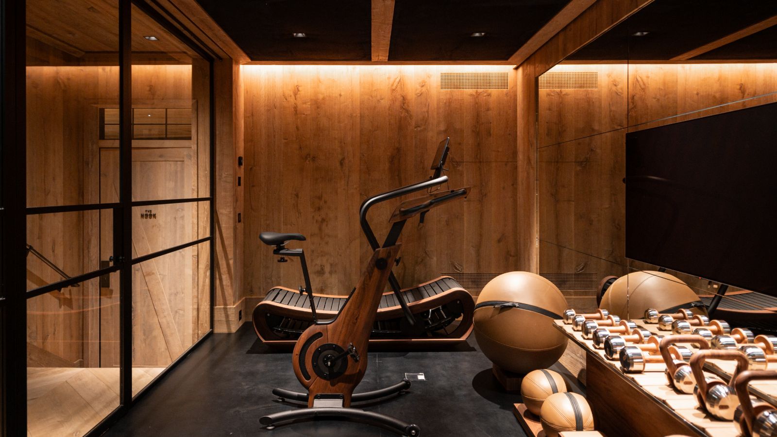 Luxury-Ski-Chalet-Lech-The-Barn-Oxford-Ski-Gym.jpg