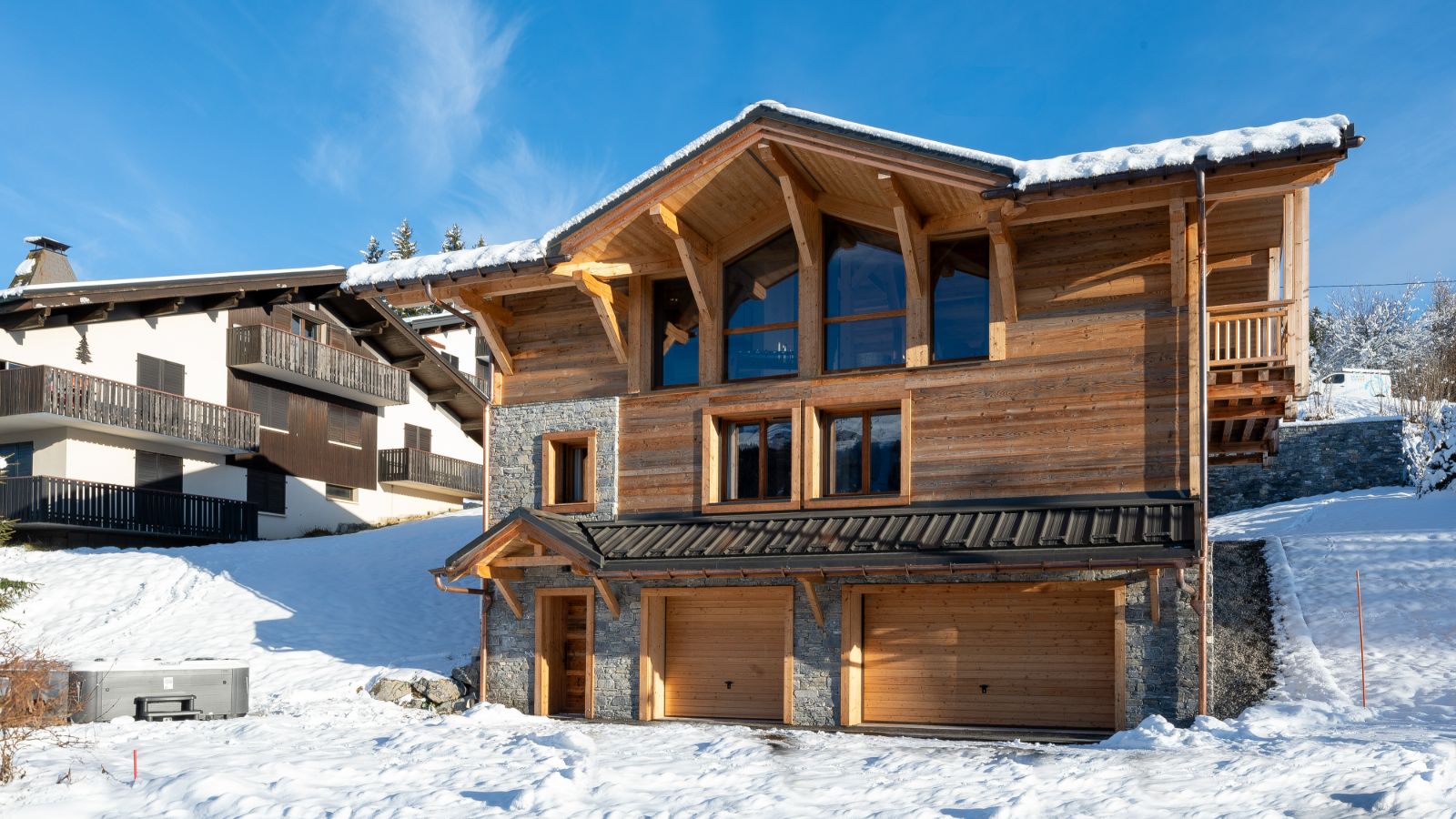 luxury-ski-chalets-les-gets-chalet-grizzly-oxford-ski (4).jpg