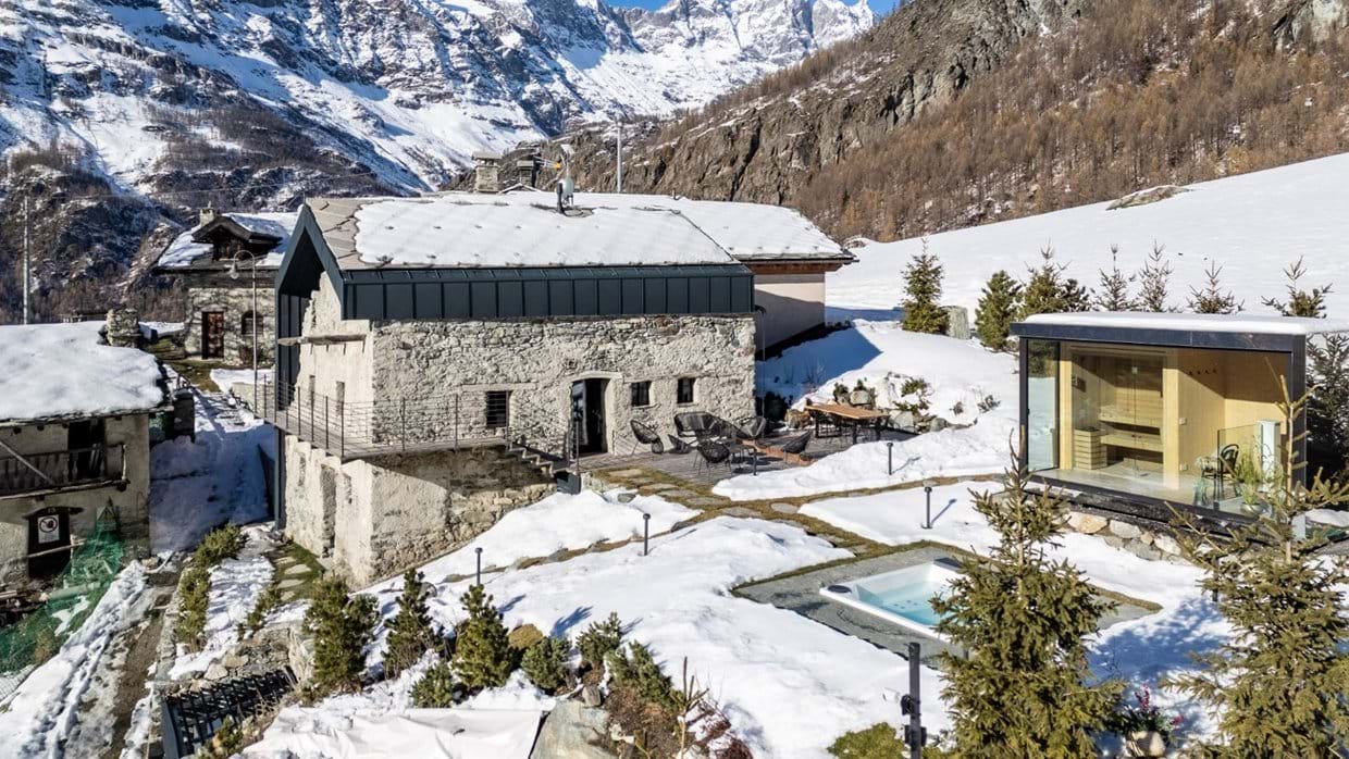 luxury-ski-chalets-cervinia-heritage-carrel-oxford-ski-exterior (3).jpg