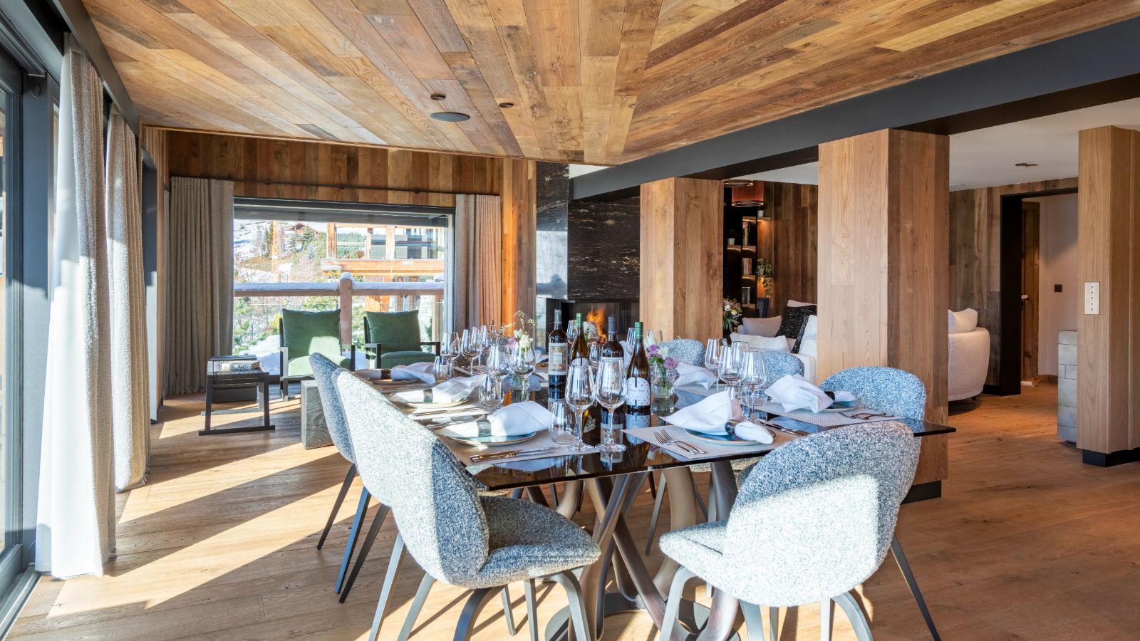 Luxury-Ski-Chalet-Verbier-Chalet-Kitsilano-Oxford-Ski-Dining.jpg