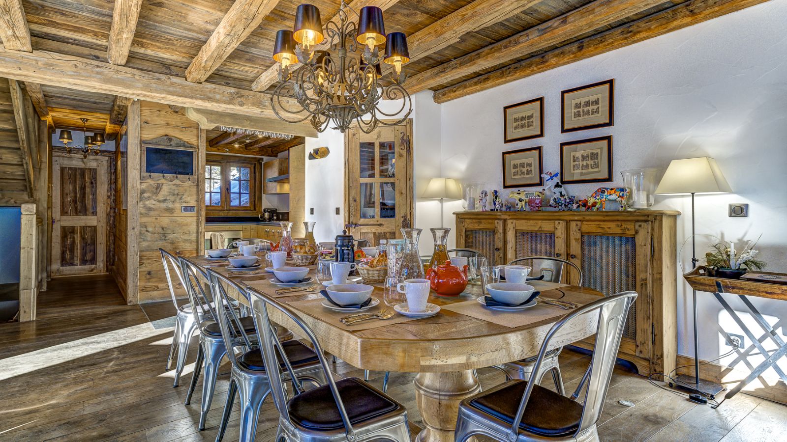 luxury-ski-chalet-meribel-chalet-amarena-oxford-ski-dining (4).jpg
