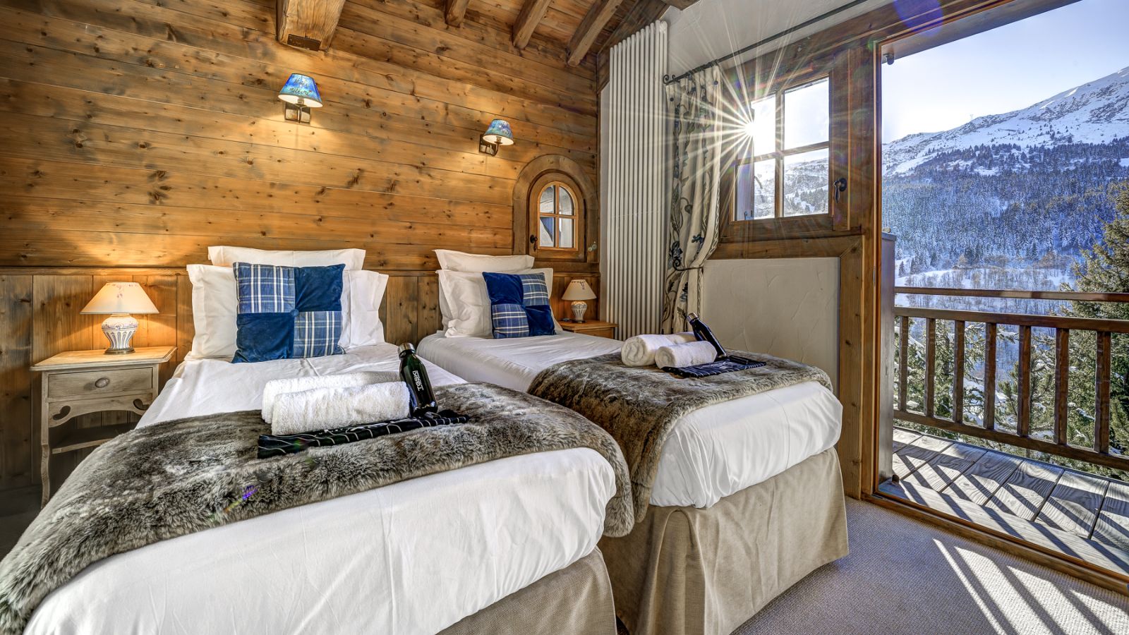luxury-ski-chalet-meribel-chalet-amarena-oxford-ski-bedroom-blue (1).jpg
