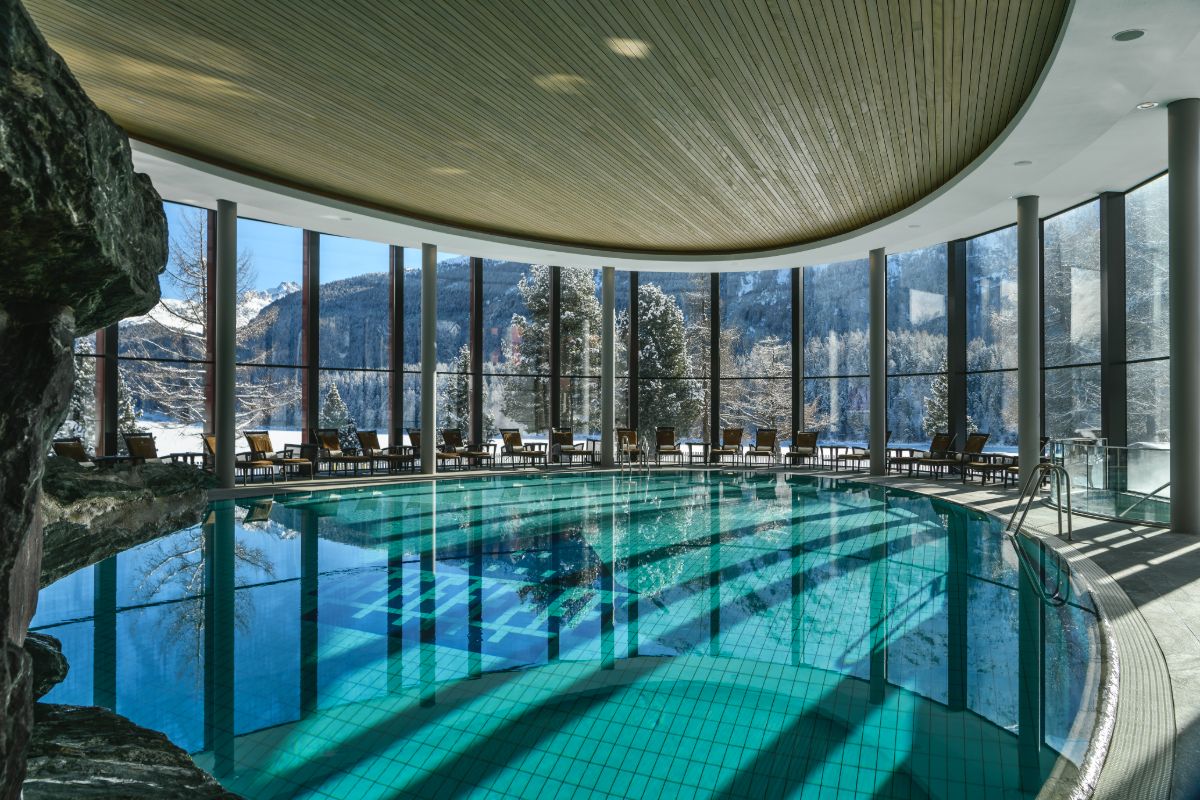luxury-ski-hotel-st-moritz-badrutts-palace-hotel-oxford-ski-pool.jpg