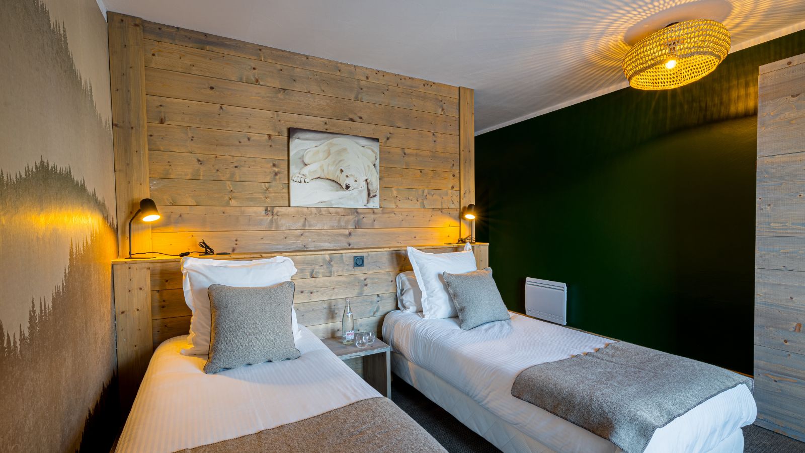 Luxury-Ski-Chalet-La Plagne-Chalet-Violette-Oxford-Ski-Bedroom 2.jpg