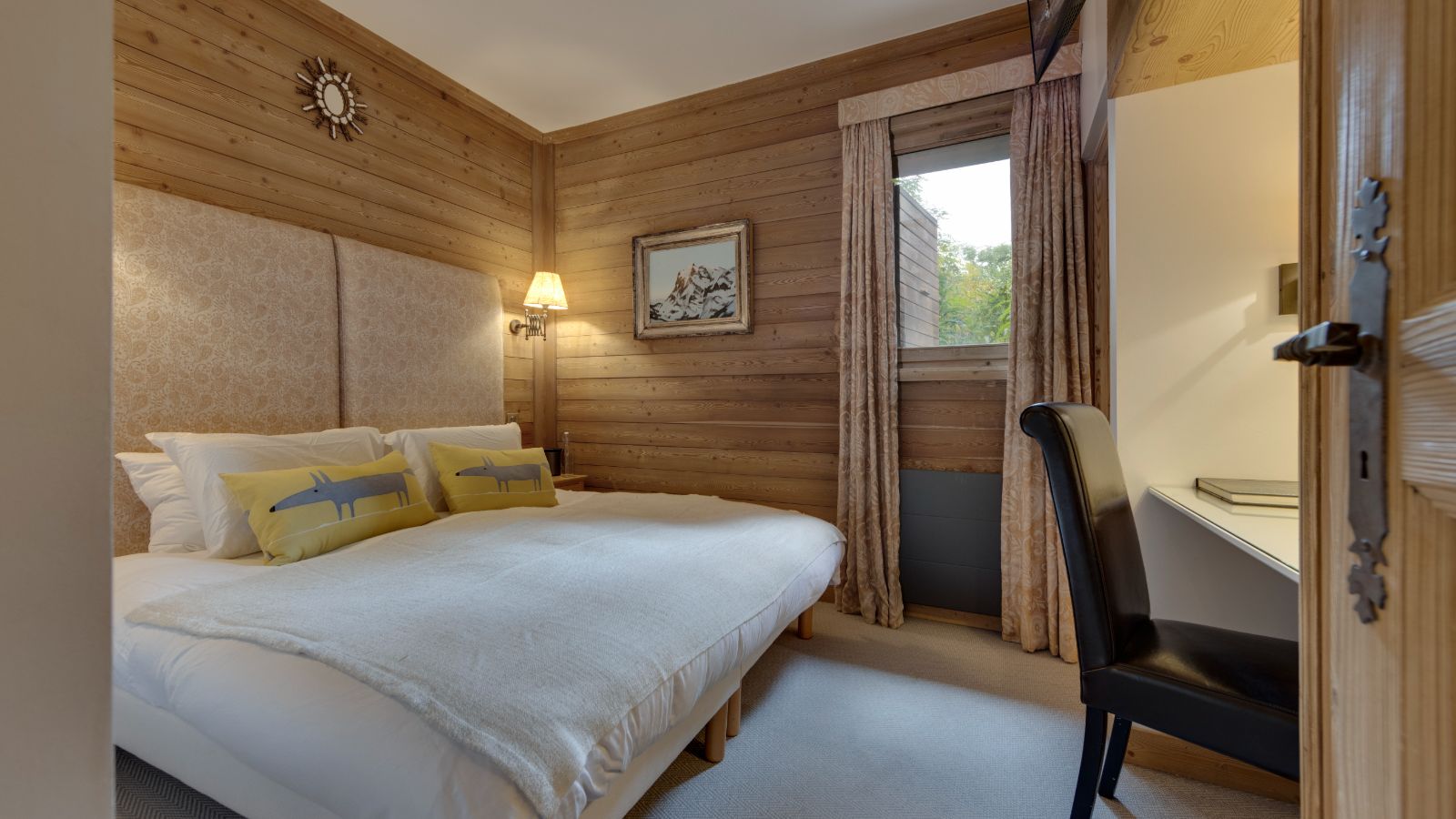 _DX32245 - Bed 5.jpg