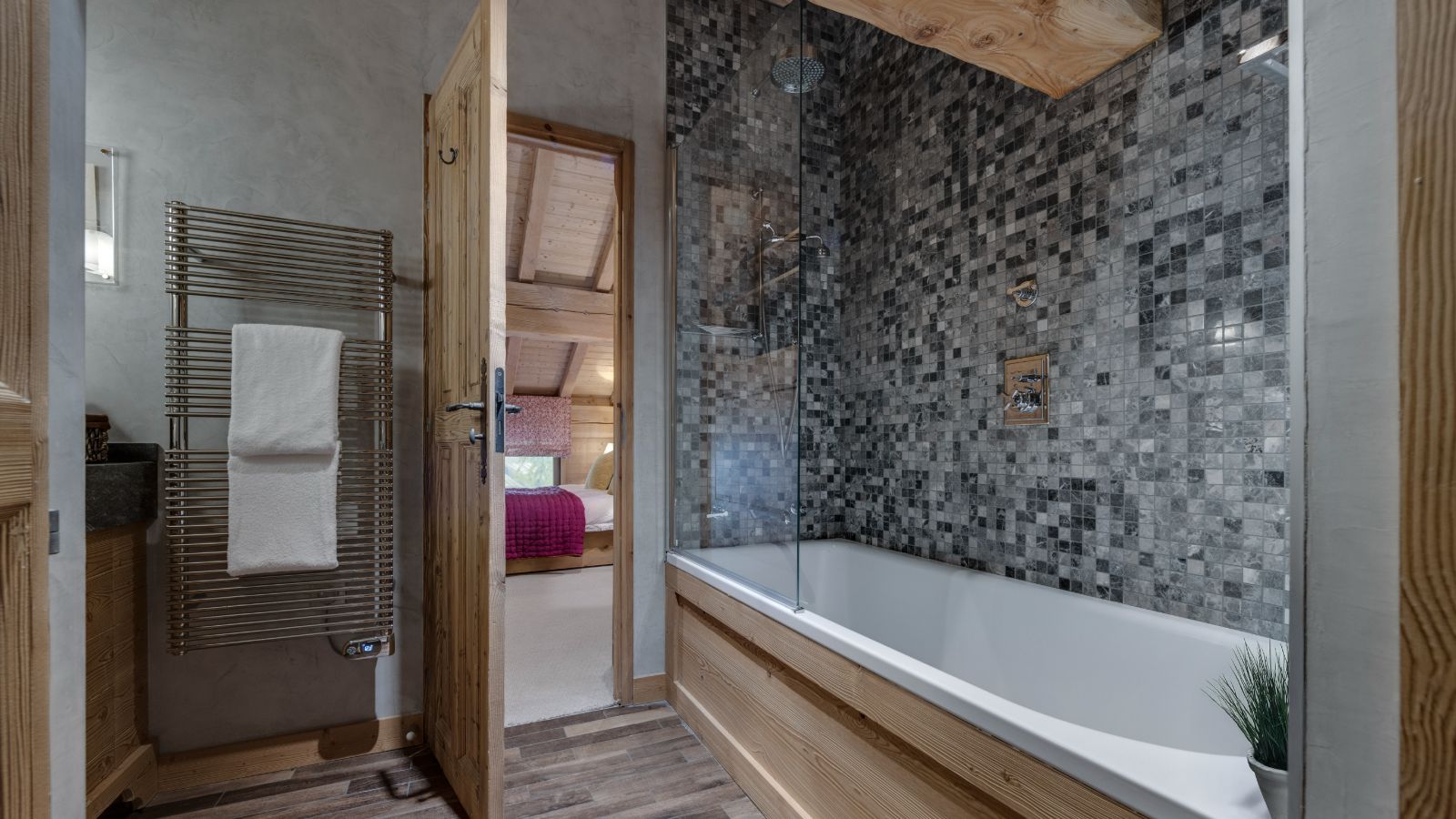 _DX32296 - Bath 1.jpg