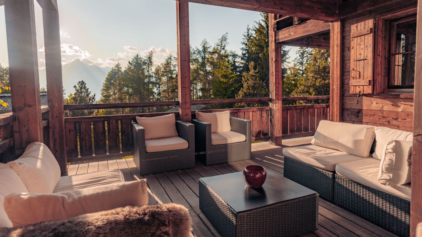 Luxury-Ski-Chalet-Veysonnaz-Hidden-Dragon-Oxford-Ski-Terrace.jpg