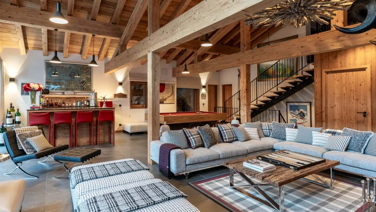 Luxury-Ski-Chalet-Meribel-Chalet-Berlioz-Oxford-Ski-Lounge (1).jpg