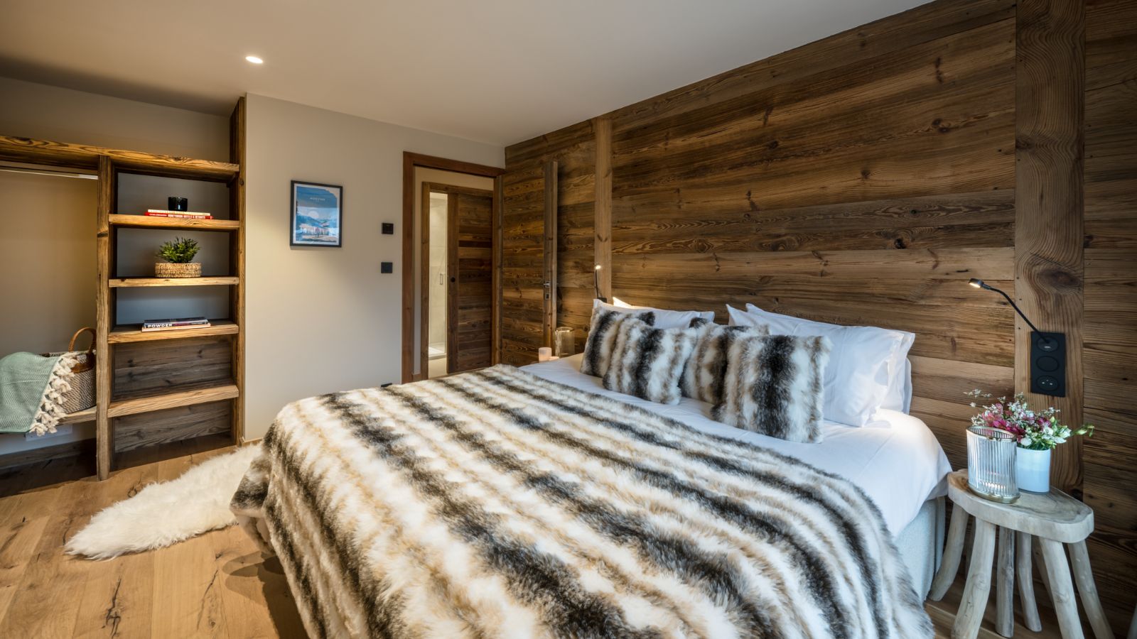 luxury-ski-chalets-morzine-zaza-oxford-ski-bedroom.jpg