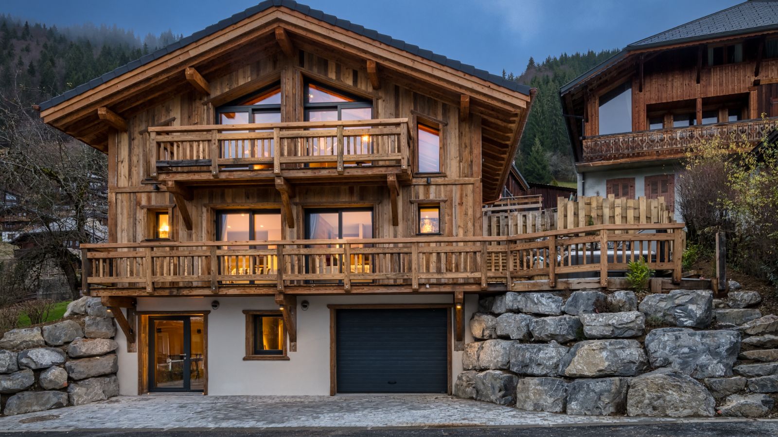 luxury-ski-chalets-morzine-zaza-oxford-ski-exterior.jpg
