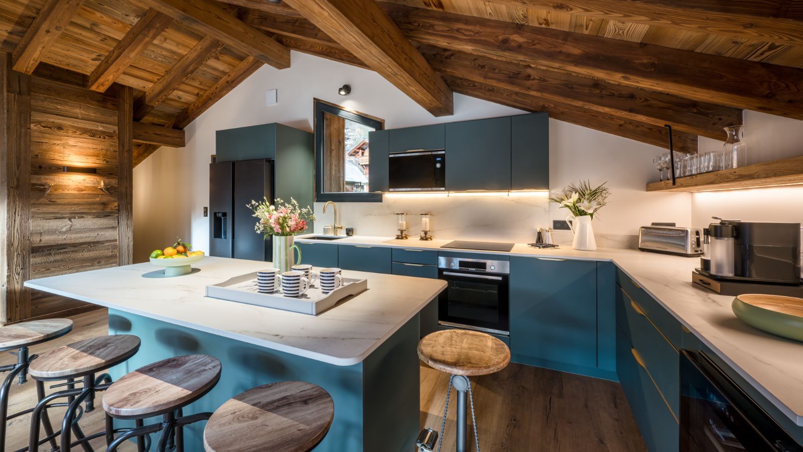luxury-ski-chalets-morzine-zaza-oxford-ski-kitchen.jpg