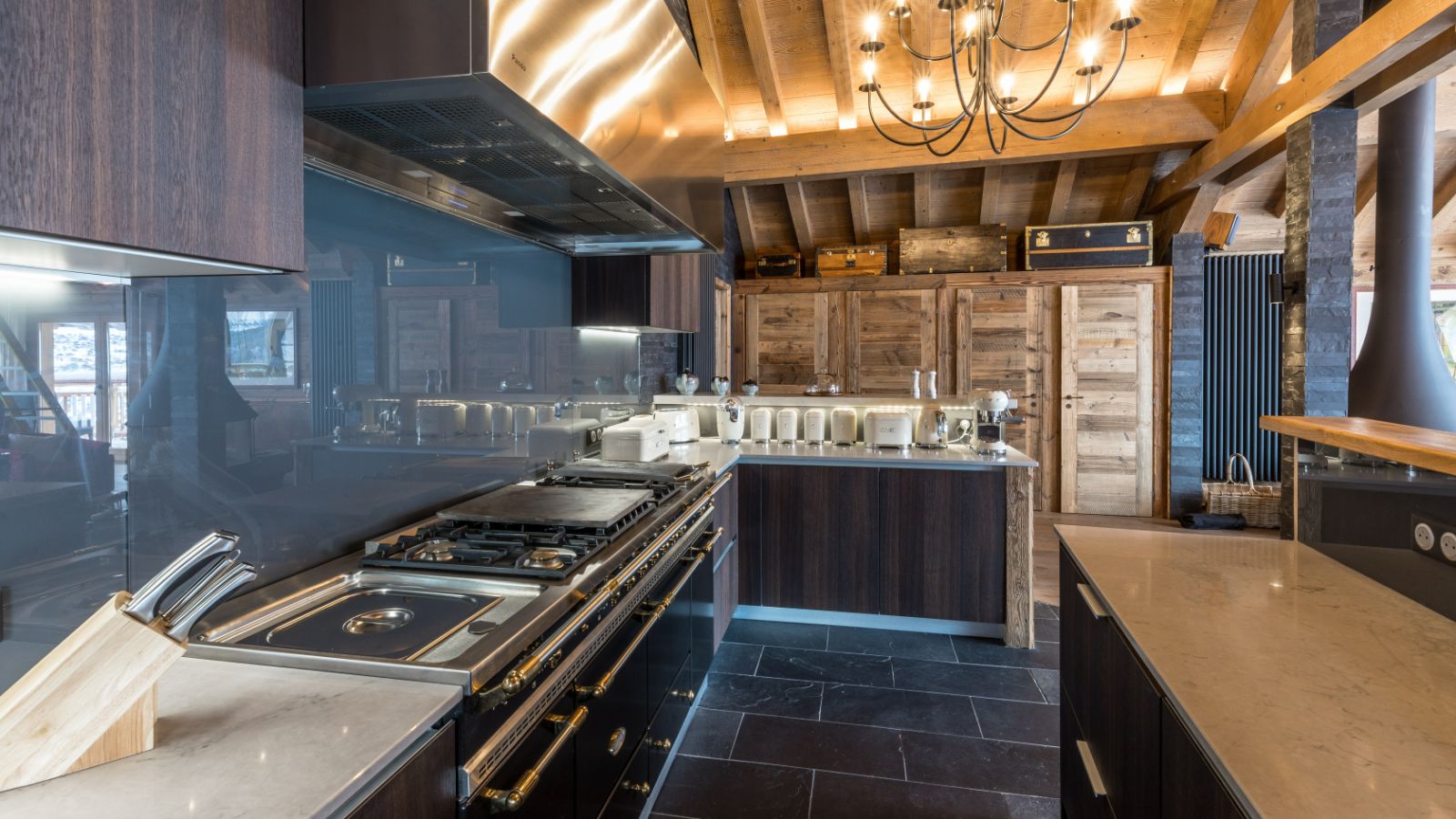 Luxury-Ski-Chalet-Meribel-Chalet-Iona-Oxford-Ski-Kitchen.jpg