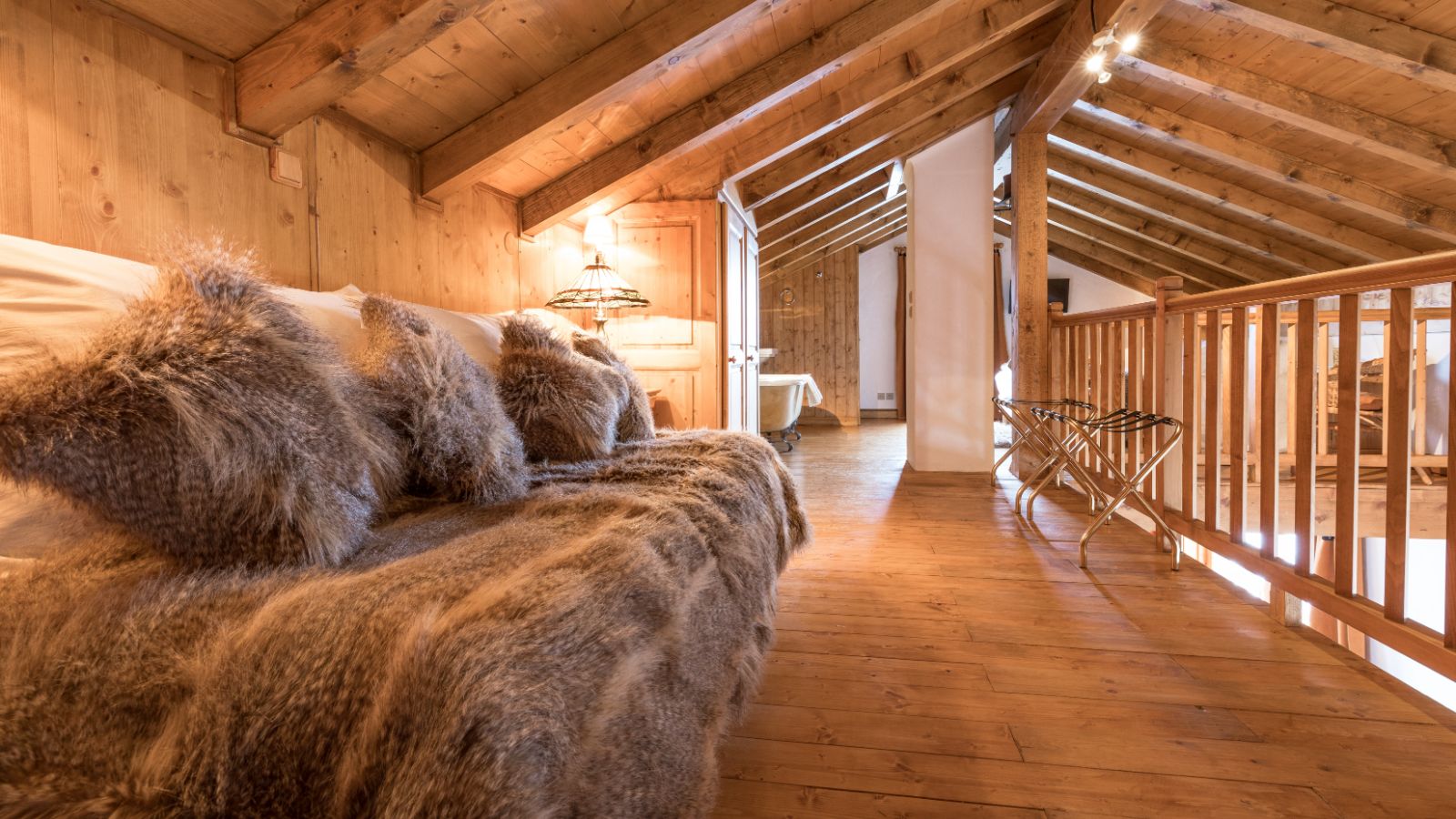 Luxury-Ski-Chalet-Meribel-Chalet-Iona-Oxford-Ski-Landing.jpg