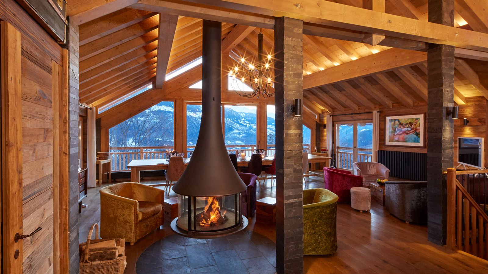 Luxury-Ski-Chalet-Meribel-Chalet-Iona-Oxford-Ski-Lounge3.jpg