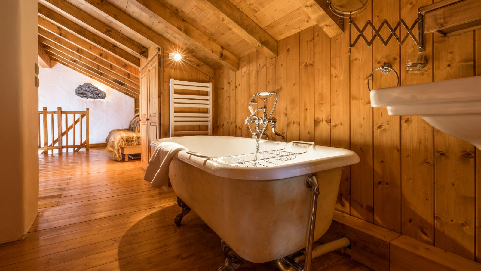 Luxury-Ski-Chalet-Meribel-Chalet-Iona-Oxford-Ski-Bathroom2.jpg