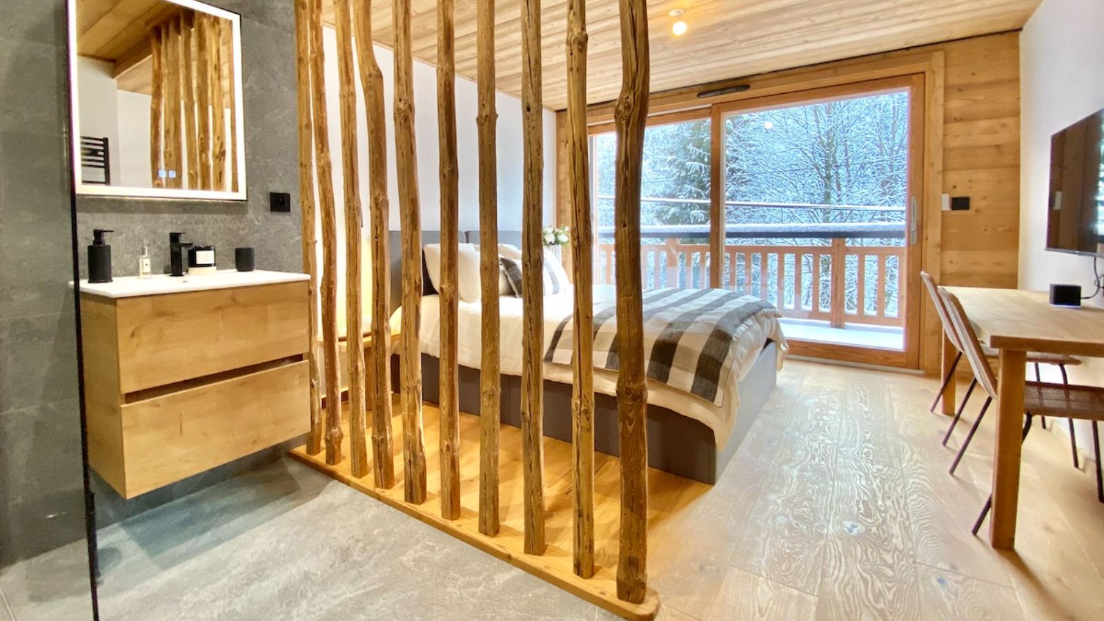 Luxury-Ski-Chalet-Morzine-Chalet-Asgard-Oxford-Ski-Bedroom (5).jpeg