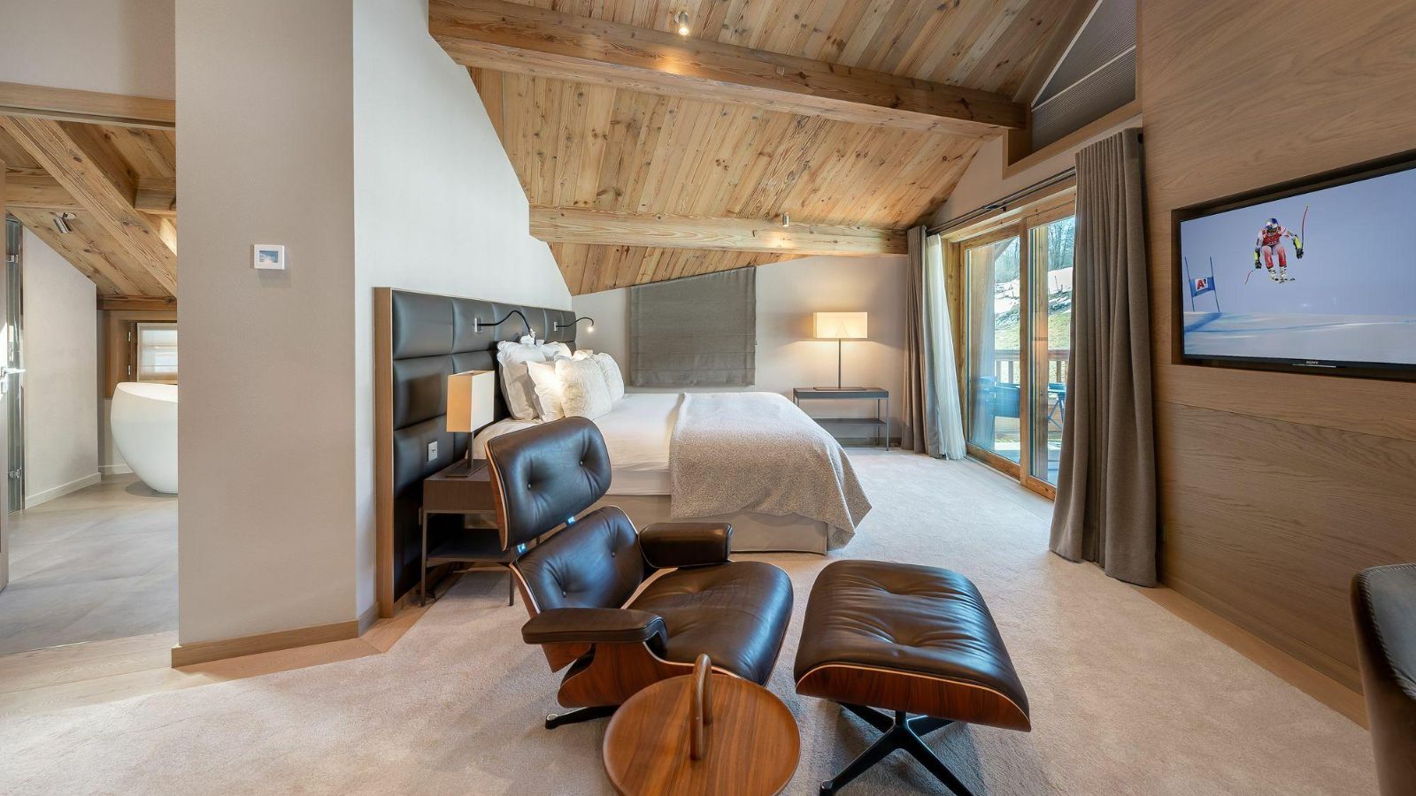 Luxury-Ski-Chalet-Meribel-Chalet-Les-Sorbiers-Oxford-Ski-Bedroom (5).jpg