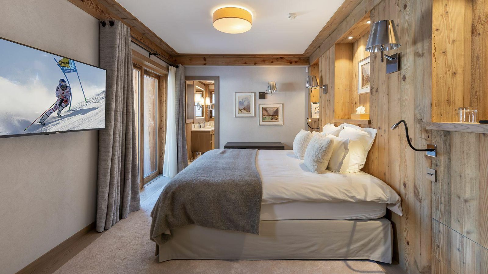 Luxury-Ski-Chalet-Meribel-Chalet-Les-Sorbiers-Oxford-Ski-Bedroom (7).jpg