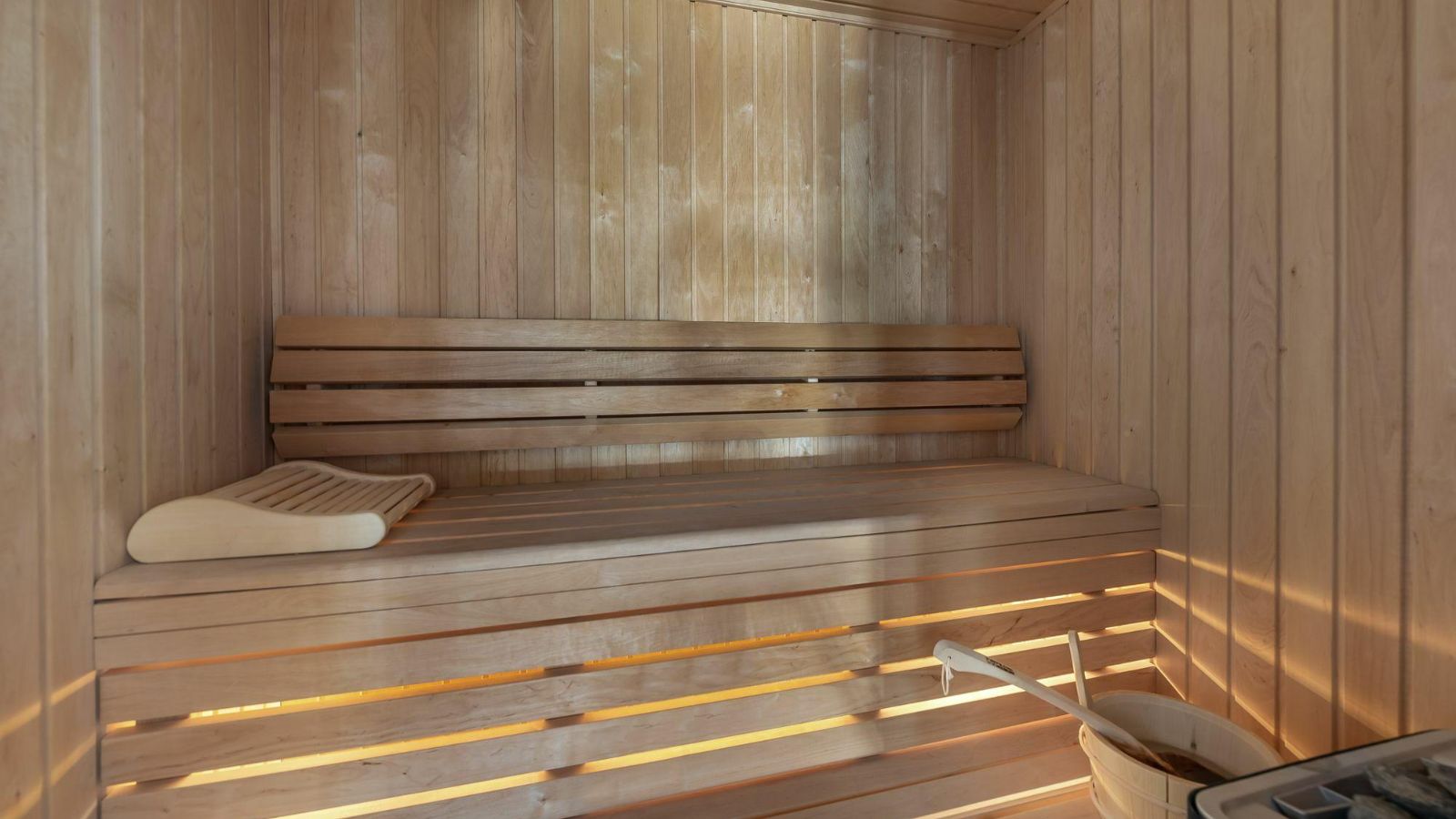 Luxury-Ski-Chalet-Meribel-Chalet-Les-Sorbiers-Oxford-Ski-Sauna.jpg