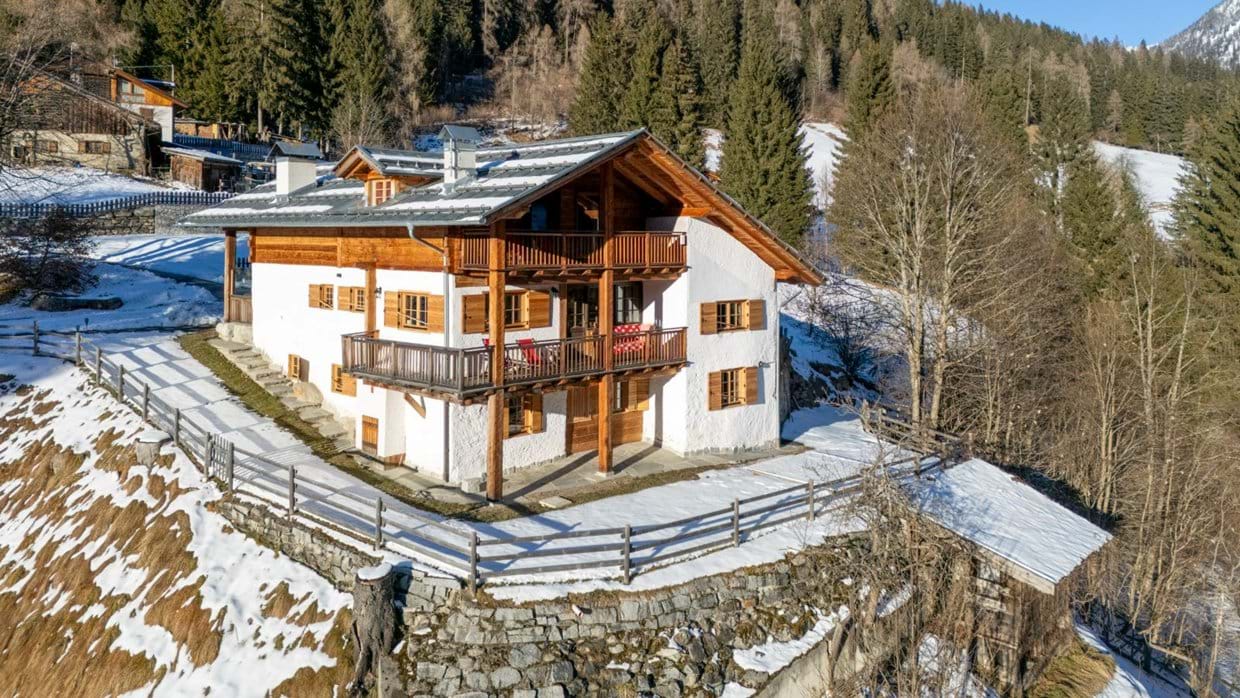 Chalet Doss external.jpg