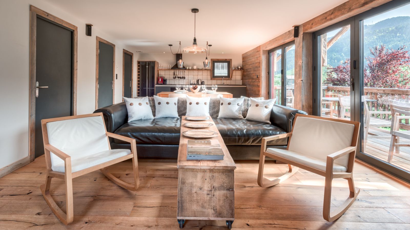 Luxury-Ski-Chalet-Morzine-Four-Twenty-L-ele-Oxford-Ski-Lounge (2).jpg